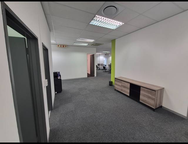 761M² OFFICE TO LET IN RIVONIA